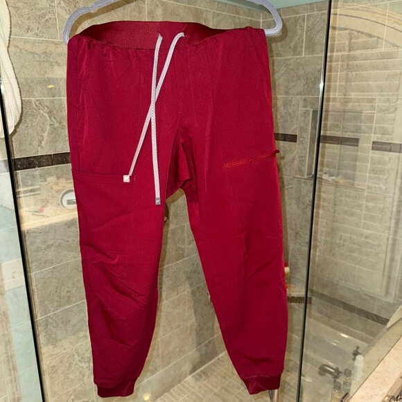 Fabletics Maroon Scrubs Set - Picture 2 of 4